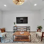 Gorgeous New Townhome/Charlotte!