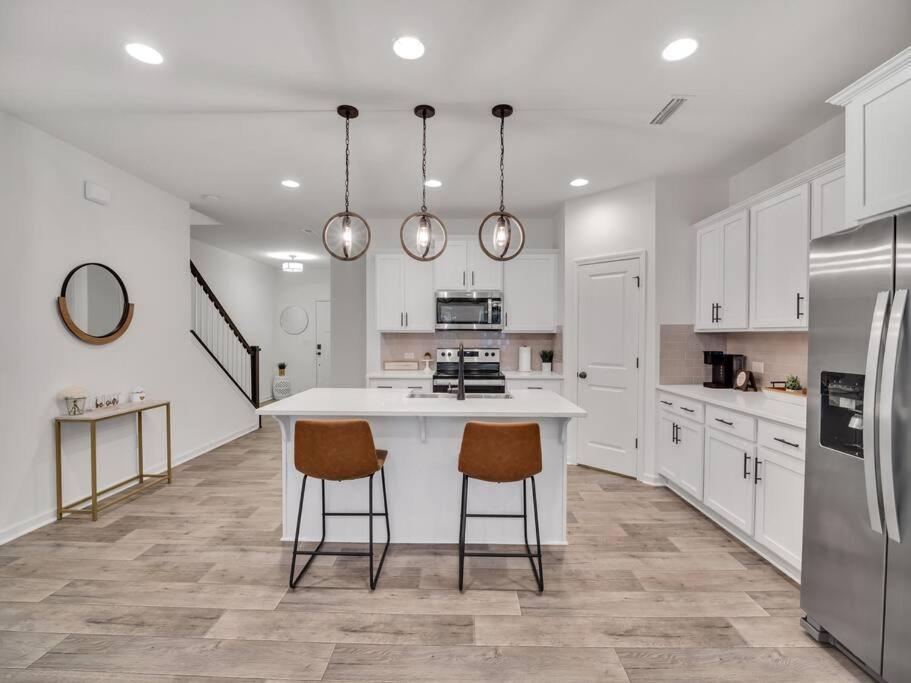 Gorgeous New Townhome/charlotte! Casa de férias